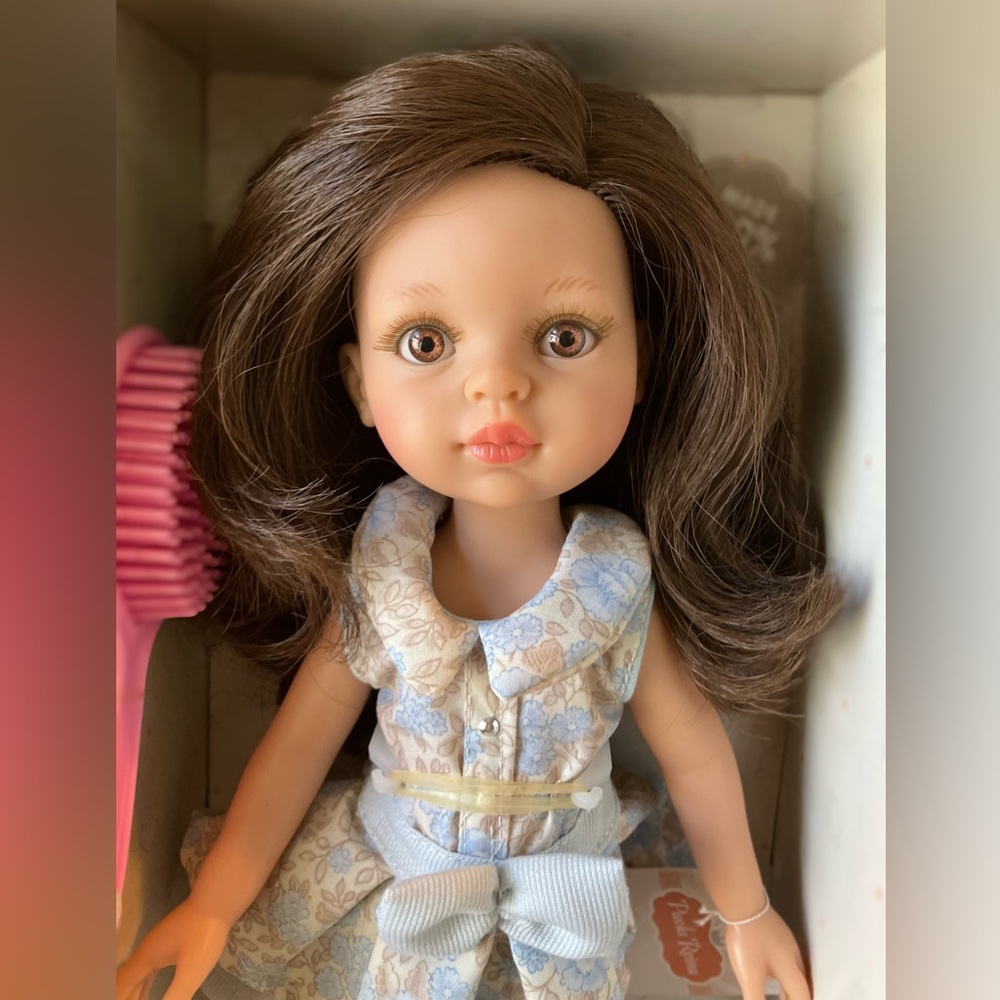 Paola Reina Amigas Vinyl Doll, NIB, Rare